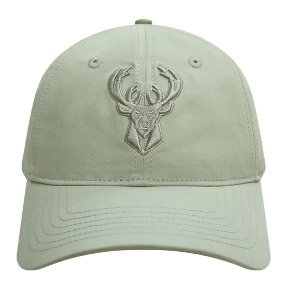 NWT NBA MILWAUKEE BUCKS NEUTRAL MEN'S DAD HAT